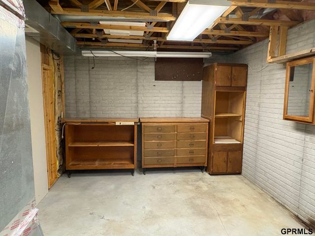 2300 Lynnridge Place, Lincoln, NE 68521