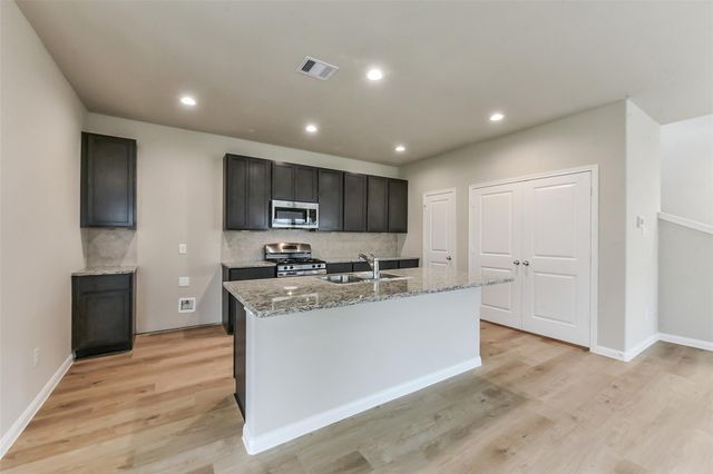 3842 Sugardale Street, Baytown, TX 77521