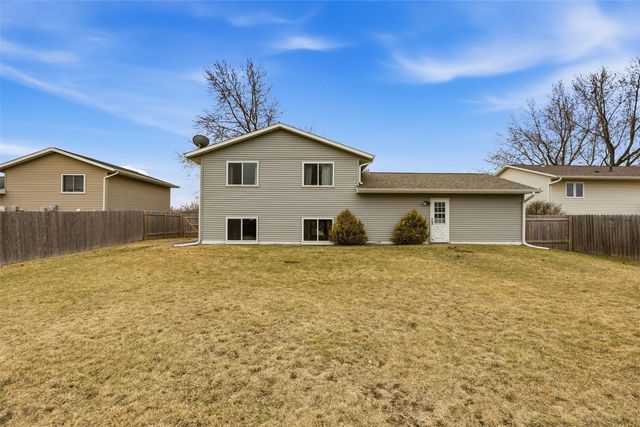3460 27th Avenue, Marion, IA 52302