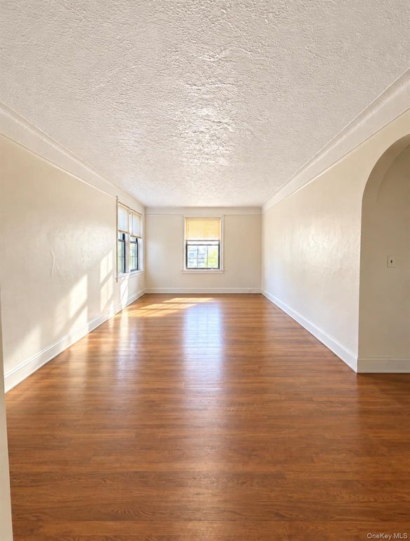 3338 Parsons Boulevard 1E, Flushing, NY 11354 — exterior