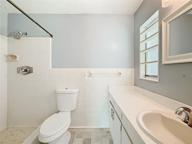 460 N PINE AVENUE, Oviedo, FL 32765
