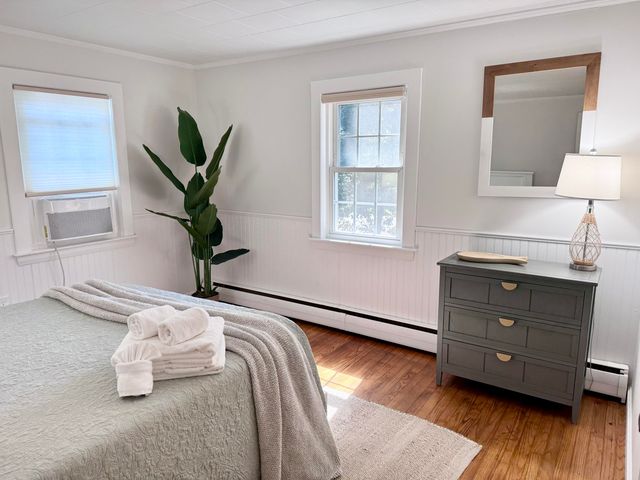 42 Vineyard Avenue, Hyannis, MA 02601