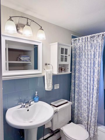 42 Vineyard Avenue, Hyannis, MA 02601