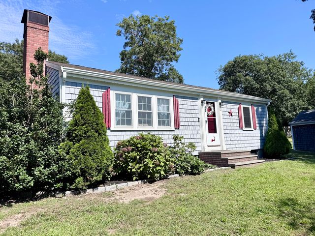 42 Vineyard Avenue, Hyannis, MA 02601