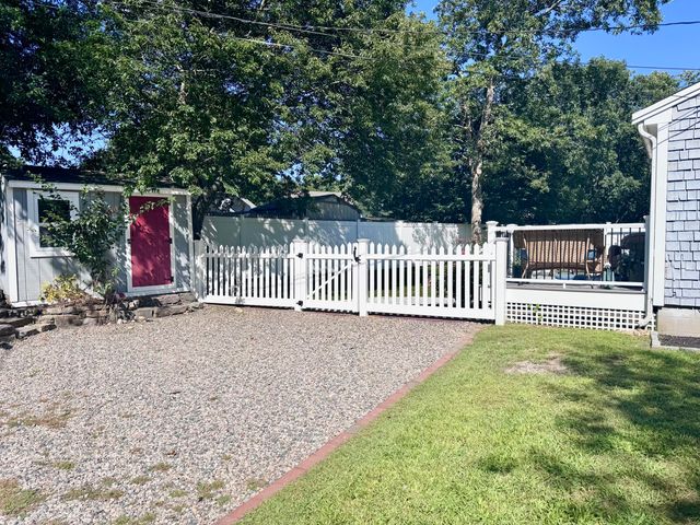 42 Vineyard Avenue, Hyannis, MA 02601