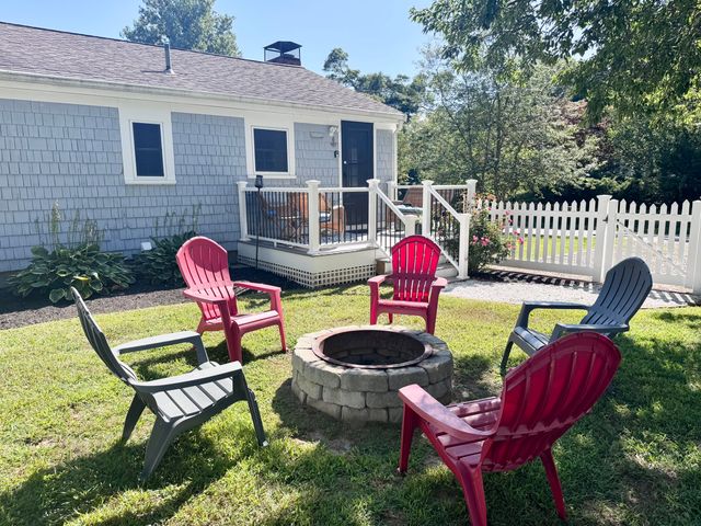 42 Vineyard Avenue, Hyannis, MA 02601