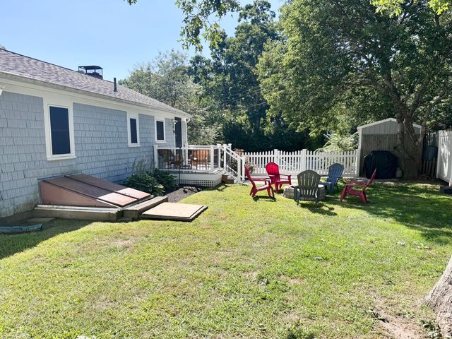 42 Vineyard Avenue, Hyannis, MA 02601