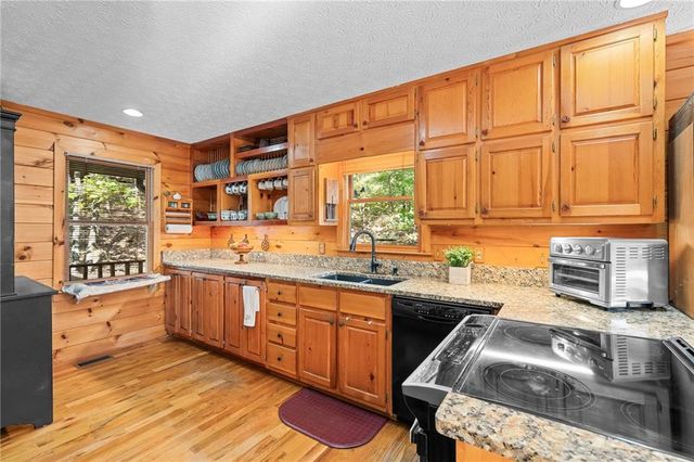 86 Southview Trl, Jasper, GA 30143