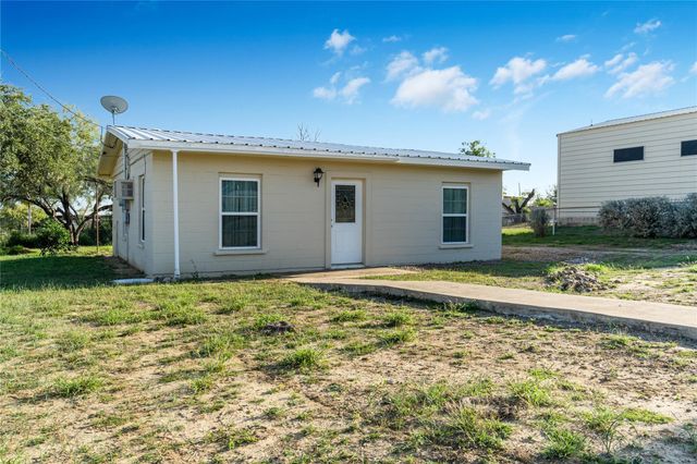 106 Overview DR, Zapata, TX 78076