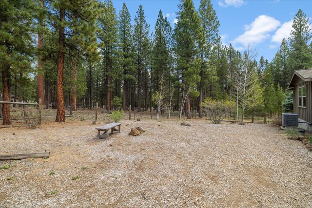 51601 Pine Loop Drive na, La Pine, OR 97739
