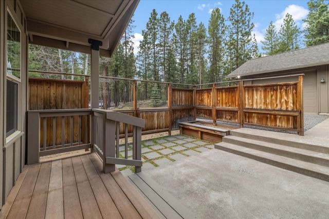 51601 Pine Loop Drive na, La Pine, OR 97739