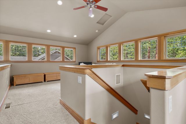 51601 Pine Loop Drive na, La Pine, OR 97739