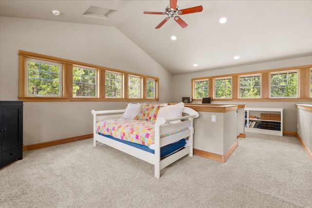 51601 Pine Loop Drive na, La Pine, OR 97739