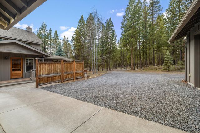 51601 Pine Loop Drive na, La Pine, OR 97739