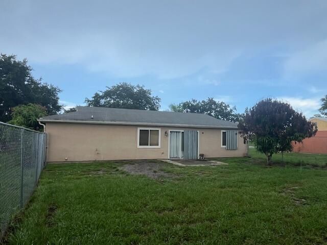 450 SW Belmont Circle, Port St. Lucie, FL 34953