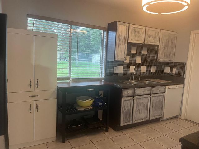 450 SW Belmont Circle, Port St. Lucie, FL 34953
