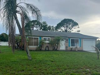 450 SW Belmont Circle, Port St. Lucie, FL 34953