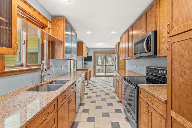 1070 N 3rd Street, Kalamazoo, MI 49009