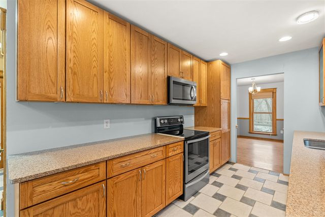 1070 N 3rd Street, Kalamazoo, MI 49009