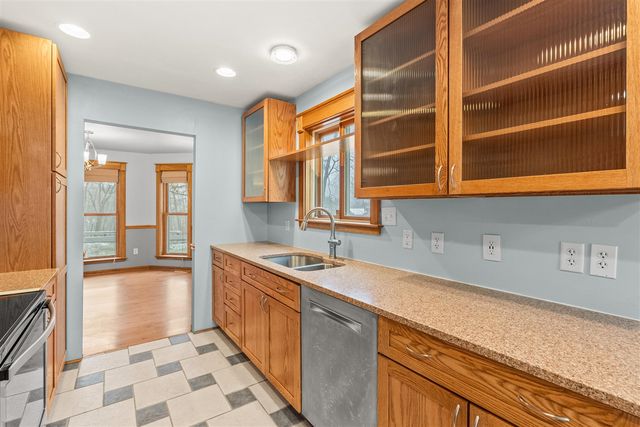 1070 N 3rd Street, Kalamazoo, MI 49009