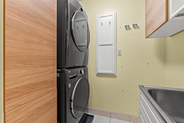 1070 N 3rd Street, Kalamazoo, MI 49009