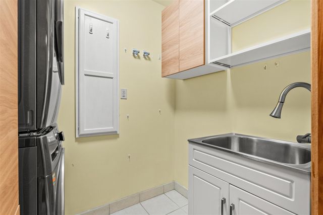 1070 N 3rd Street, Kalamazoo, MI 49009