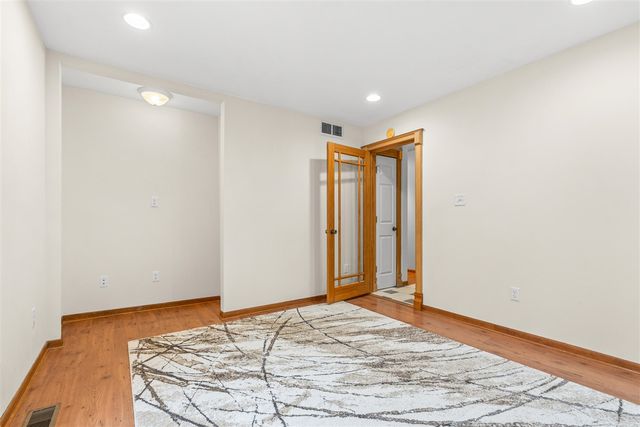 1070 N 3rd Street, Kalamazoo, MI 49009