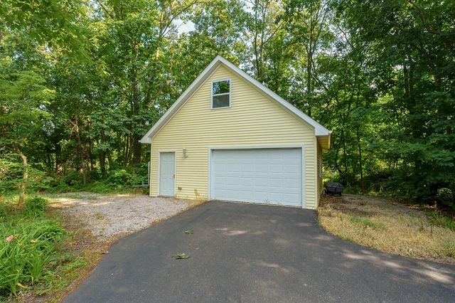 1070 N 3rd Street, Kalamazoo, MI 49009