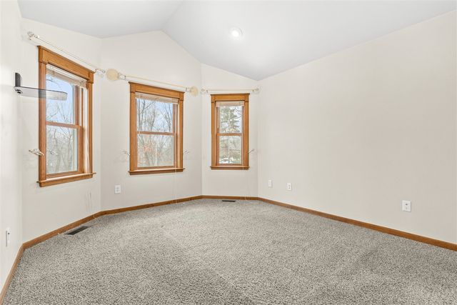 1070 N 3rd Street, Kalamazoo, MI 49009