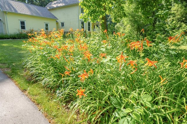 1070 N 3rd Street, Kalamazoo, MI 49009