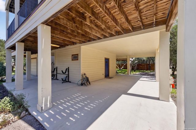 1729 SORREL CREEK DR, Canyon Lake, TX 78133