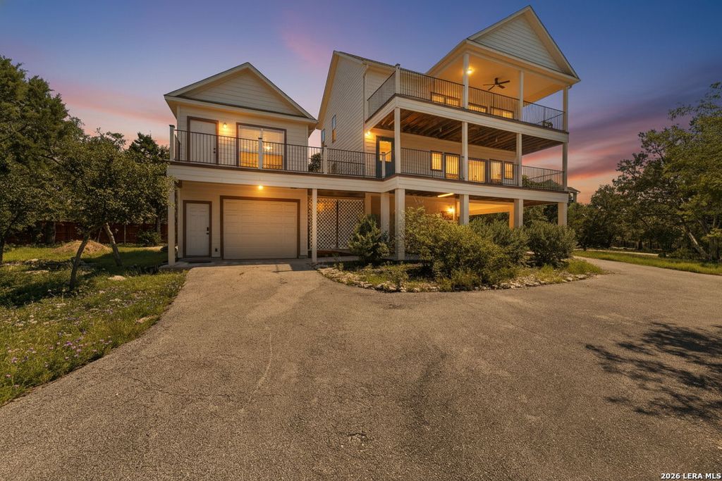 1729 SORREL CREEK DR, Canyon Lake, TX 78133