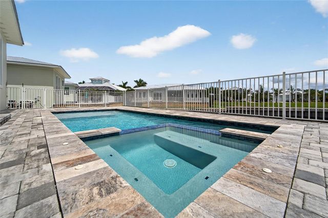 5713 TYBEE ISLAND DRIVE, Apollo Beach, FL 33572