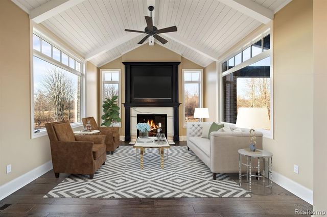 6253 Churchill Drive, Washington, MI 48095