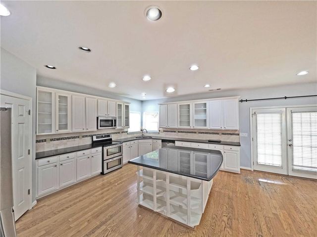 1689 Clay Brooke Lane SE, Smyrna, GA 30082