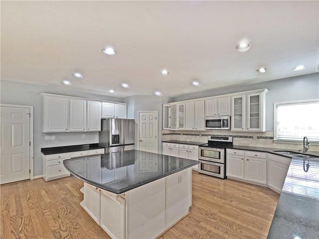 1689 Clay Brooke Lane SE, Smyrna, GA 30082