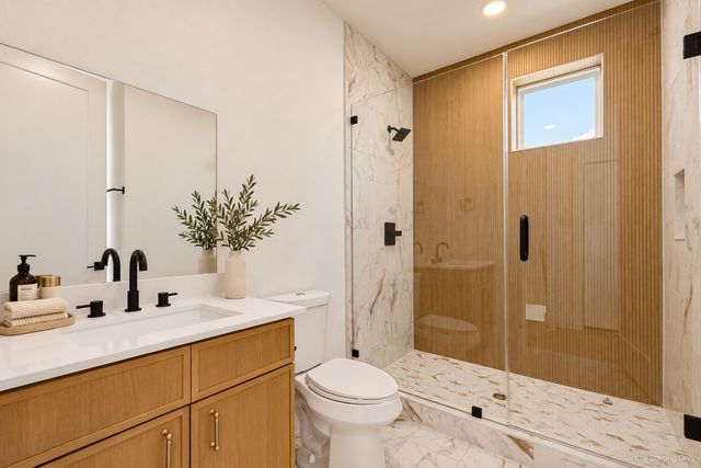 701 N Lancaster Avenue 105, Dallas, TX 75203