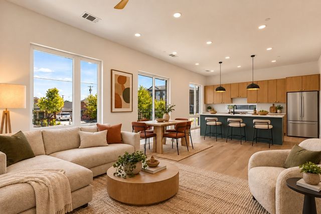 701 N Lancaster Avenue 105, Dallas, TX 75203