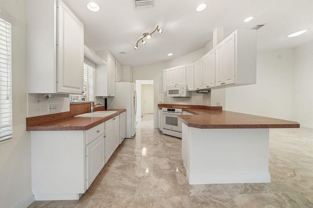 3214 Verdmont Lane, Wellington, FL 33414
