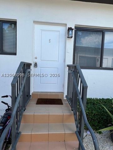 2121 SW 14th Ter 5, Miami, FL 33145