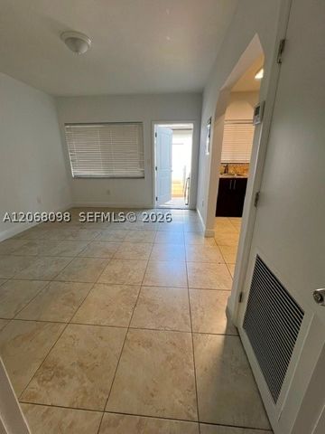 2121 SW 14th Ter 5, Miami, FL 33145