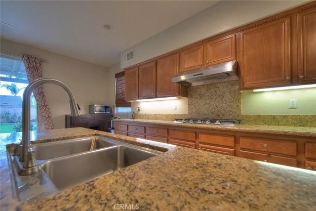 7070 Cottage Grove, Eastvale, CA 92880