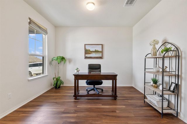 290 Bayberry CIR, Buda, TX 78610