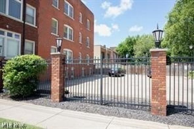 11433 Ashbury Avenue 12, Cleveland, OH 44106