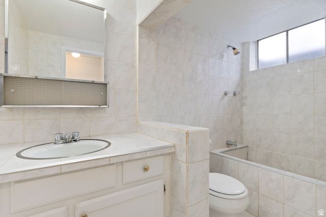 6925 S LEXINGTON DR, West Jordan, UT 84084