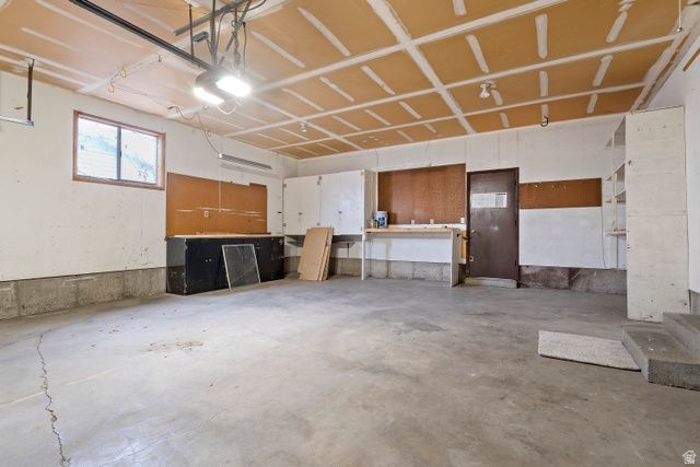 6925 S LEXINGTON DR, West Jordan, UT 84084