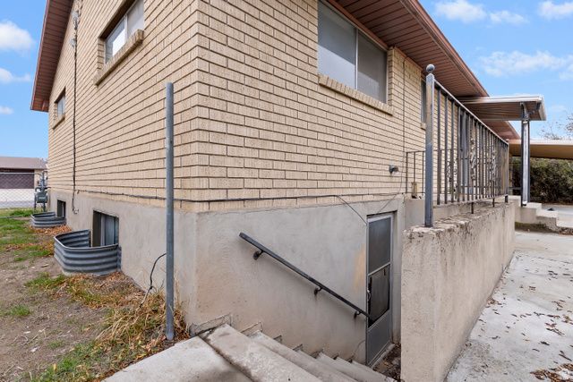 6925 S LEXINGTON DR, West Jordan, UT 84084