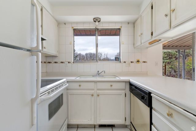 6925 S LEXINGTON DR, West Jordan, UT 84084