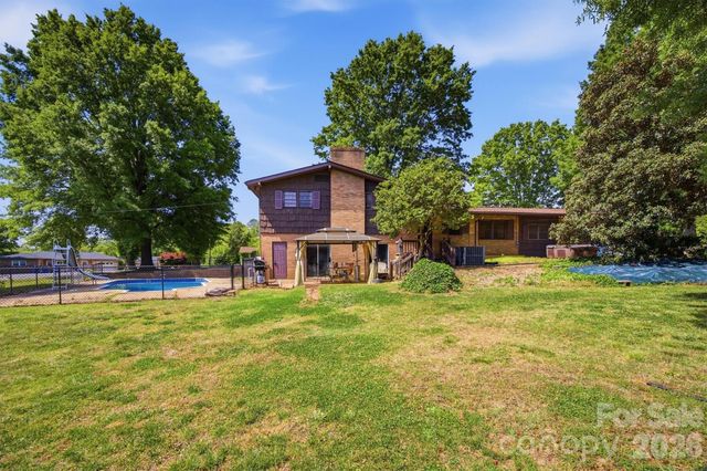 3634 Brookwood Drive, Maiden, NC 28650