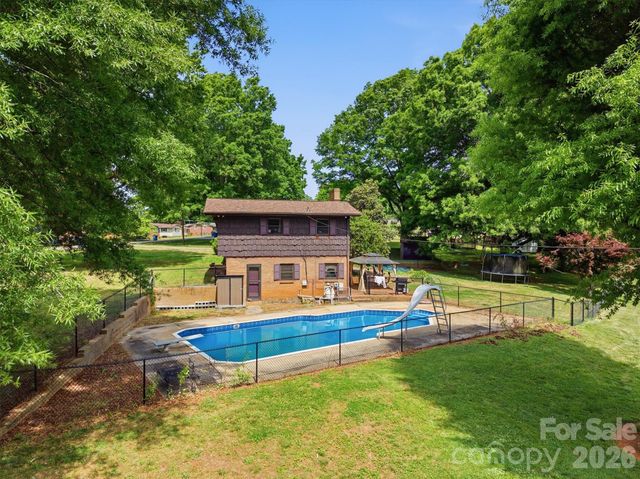 3634 Brookwood Drive, Maiden, NC 28650